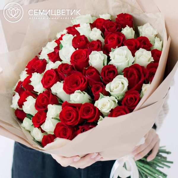 Букет из 75 красных и белых роз 40 см (Кения)