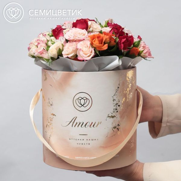 Букет в кремовой шляпной коробке amour mini из 21 кустовых роз (Кения)