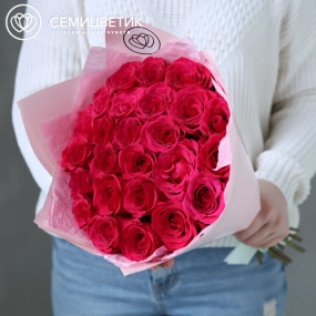 Букет из 25 малиновых роз 40 см (Кения) в розовой пленке