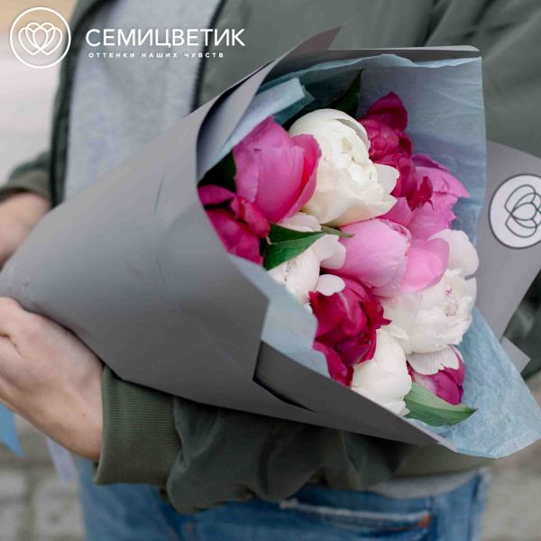 Букет из 11 пионов микс Standart Plus