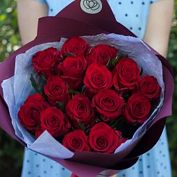 Букет из 15 красных роз 70 см (Россия)