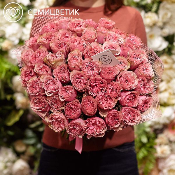 Букет из 51 розовых пионовидных роз Love Me Tender 40 см