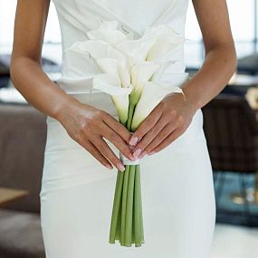 Свадебный букет из 11 белых калл