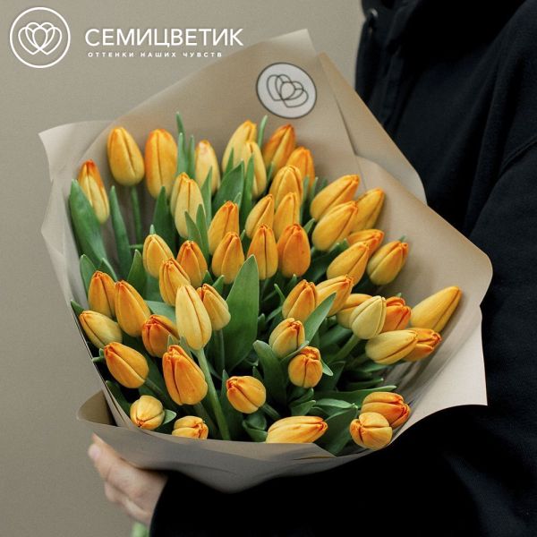 Букет из 51 оранжевого тюльпана