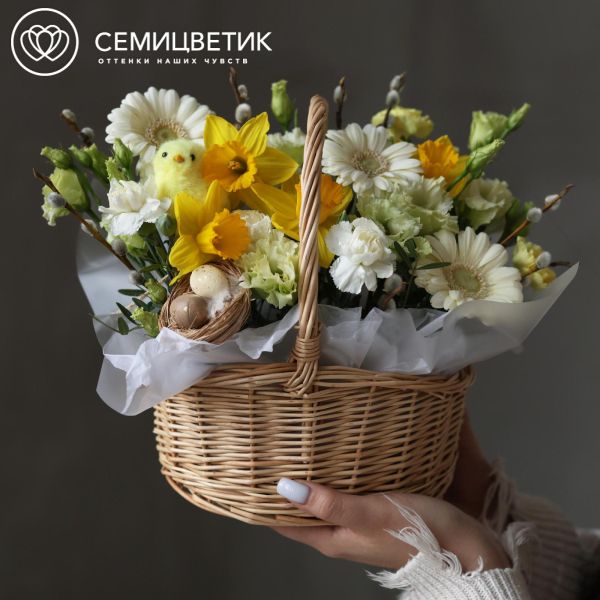 Пасхальная композиция с цыпленком