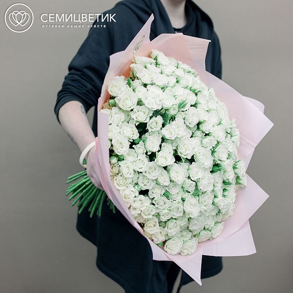 Букет из 101 белой кустовой розы 40 см (Кения)