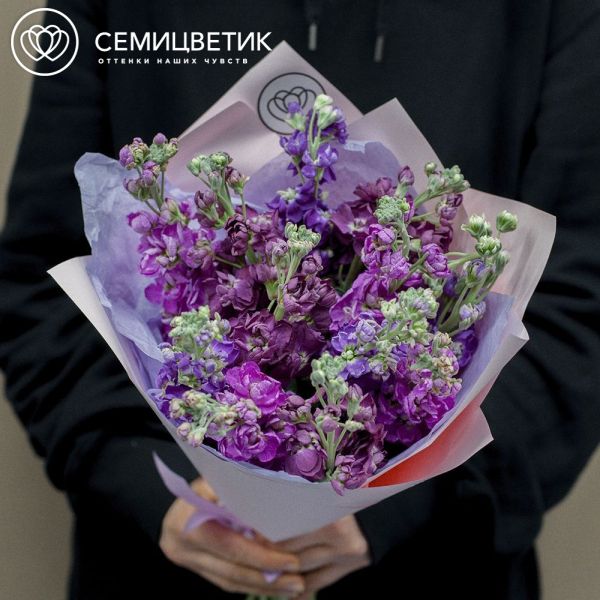 Букет из 15 махровых маттиол микс