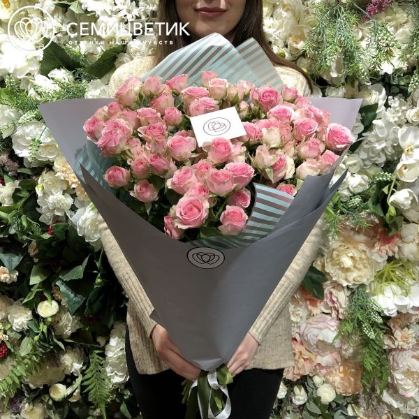 Букет из 25 розовых кустовых роз 40 см (Кения)