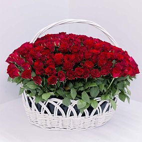 Композиция из 201 красной розы (Кения) в корзине