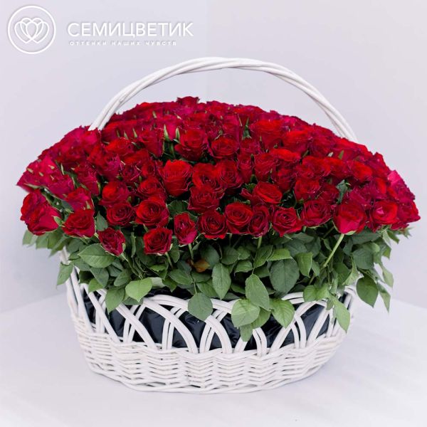 Композиция из 201 красной розы (Кения) в корзине
