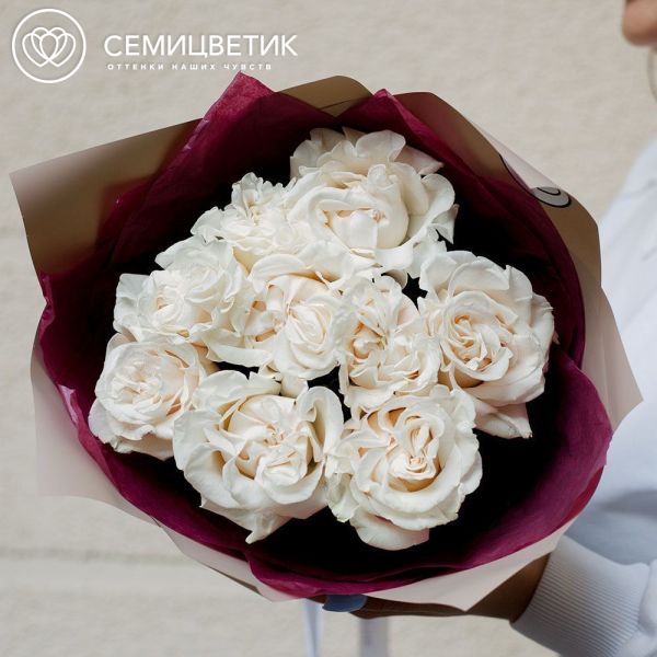 Букет из 9 кремовой пионовидной розы Cotton X-pression 50 см (Эквадор)