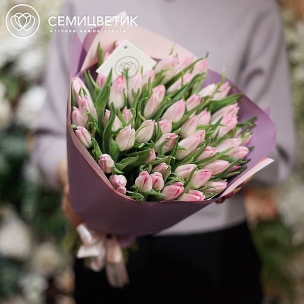 Букет из 51 нежно-розового тюльпана