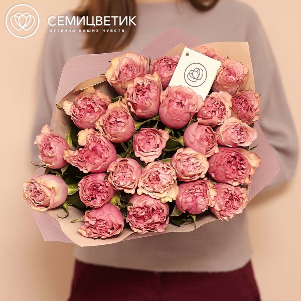 Букет из 25 розовых пионовидных роз Love Me Tender 40 см