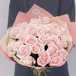 Букет из 25 нежно-розовых роз 50 см (Россия)
