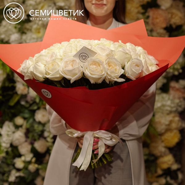 Букет из 51 белой пионовидной розы White O'Hara 40 см