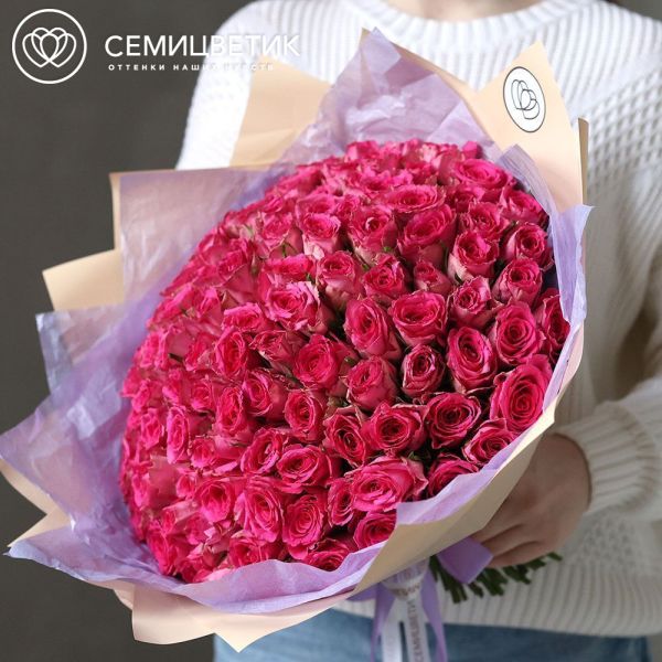 Букет из 101 розовой розы 35 см (Кения) в кремовой упаковке