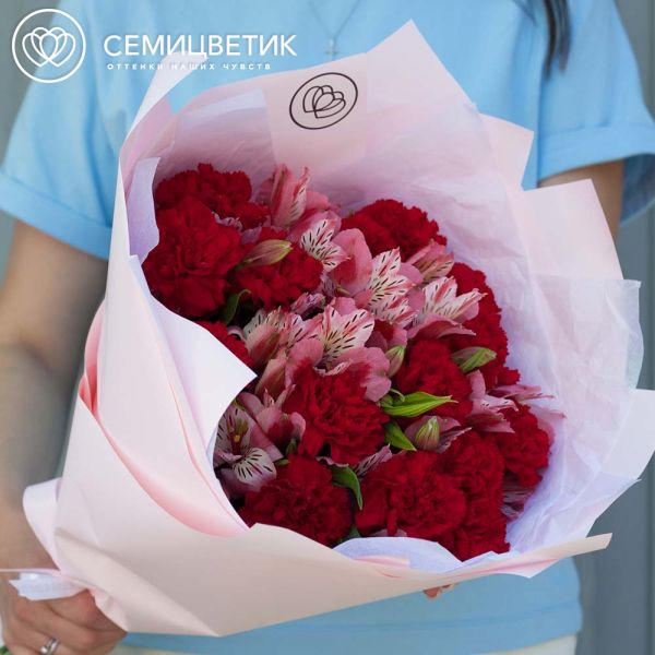 Букет из 15 красных гвоздик и 10 розовых альстромерий