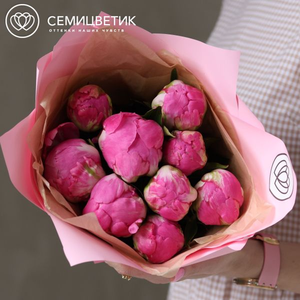 Букет из 9 ярко-розовых пионов Flemming Premium