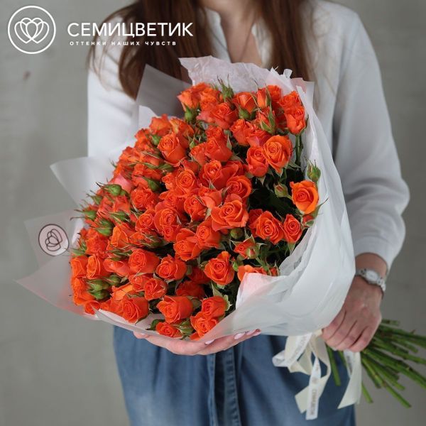 Букет из 25 оранжевых кустовых роз 40-50 см (Россия)