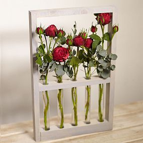 Деревянная рамка с красной пионовидной розой Red Piano и эвкалиптом