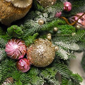 Большая новогодняя композиция из нобилиса с совой