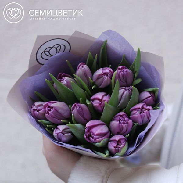 Букет из 15 сиреневых пионовидных тюльпанов