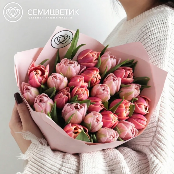 Букет из 25 розовых и нежно-розовых пионовидных тюльпанов