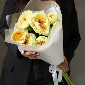 Монобукет  из 7 лимонных пионов Lemon Chiffon Premium