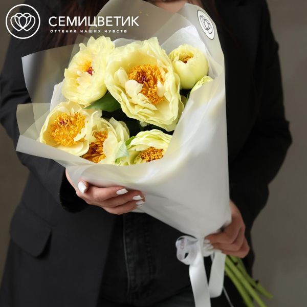 Букет из 7 лимонных пионов Lemon Chiffon Premium