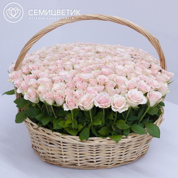 Композиция из 201 нежно-розовой розы (Кения) в корзине