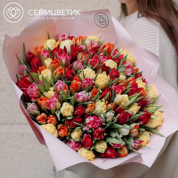 Букет из 101 пионовидного тюльпана микс в розовой пленке