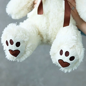 Набор на день рождения: белые розы, медведь и открытка