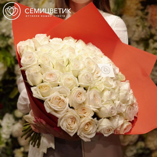Букет из 51 белой пионовидной розы White O'Hara 40 см
