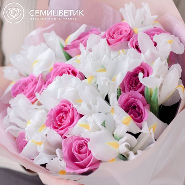 Букет из 10 розовых роз 40 см (Кения) и 15 белых ирисов