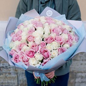 Букет из 101 белой и розовой розы 40 см (Россия)