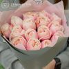 Букет из 15 нежно-розовых пионовидных роз 40 см Swan Grace 