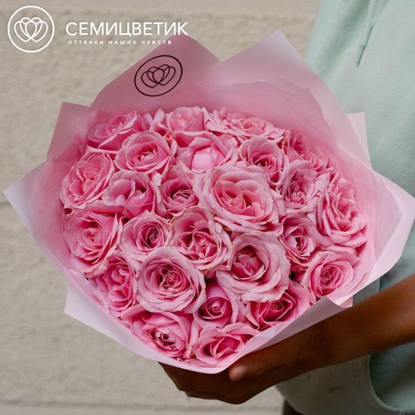 Букет из 25 нежно-розовых роз 40 см (Россия) в розовой пленке