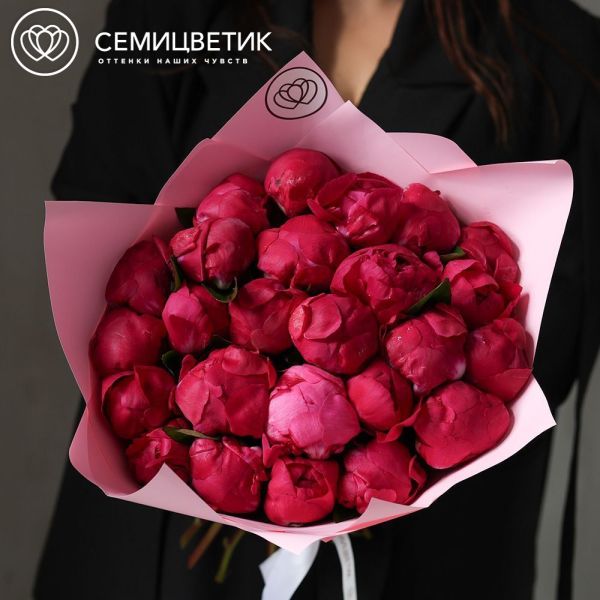 Букет из 25 ярко-розовых пионов Red Sarah Bernhardt Premium
