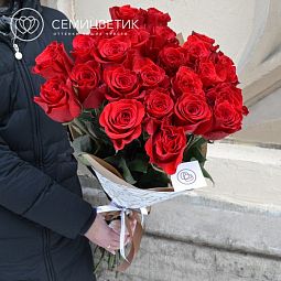 Букет из 25 красных роз Nina 50 см (Эквадор)