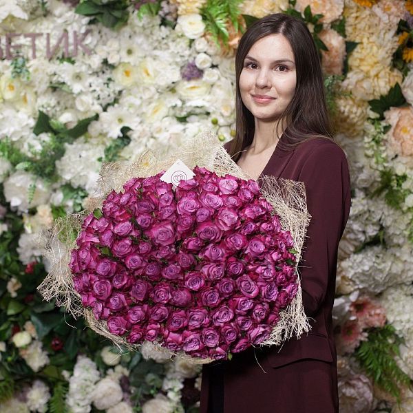 101 сиреневая с фиолетовой каймой роза (Кения) 40 см Premium