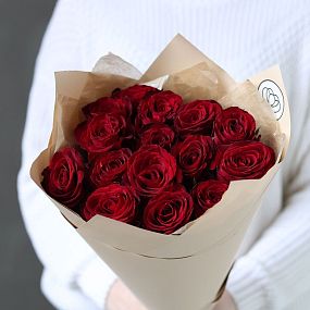 Букет из 15 красных роз Ever Red 50 см (Кения)