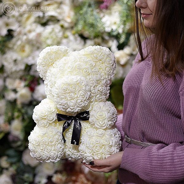 Мишка из роз белый с бантиком 40 см
