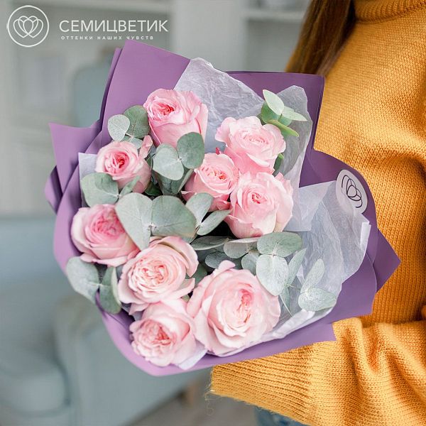 Букет из 9 нежно-розовых пионовидных роз Keira 50 см (Эквадор) с эвкалиптом
