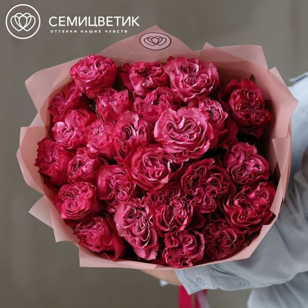 Букет из 25 сиреневых пионовидных роз Queen Crown 50 см (Эквадор)