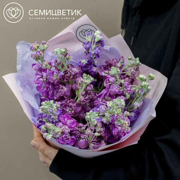 Букет из 15 махровых маттиол микс