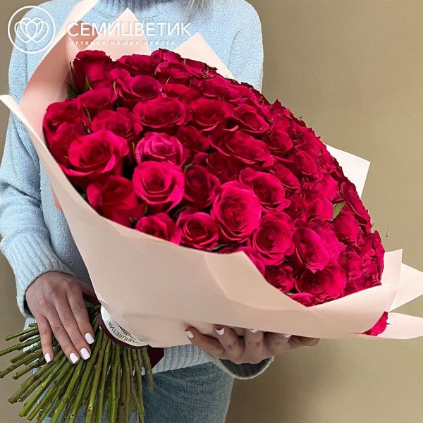 Букет из 101 малиновой розы 40 см (Кения) в розовой пленке