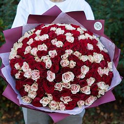 Букет из 151 красной и нежно-розовой розы 40 см (Кения)