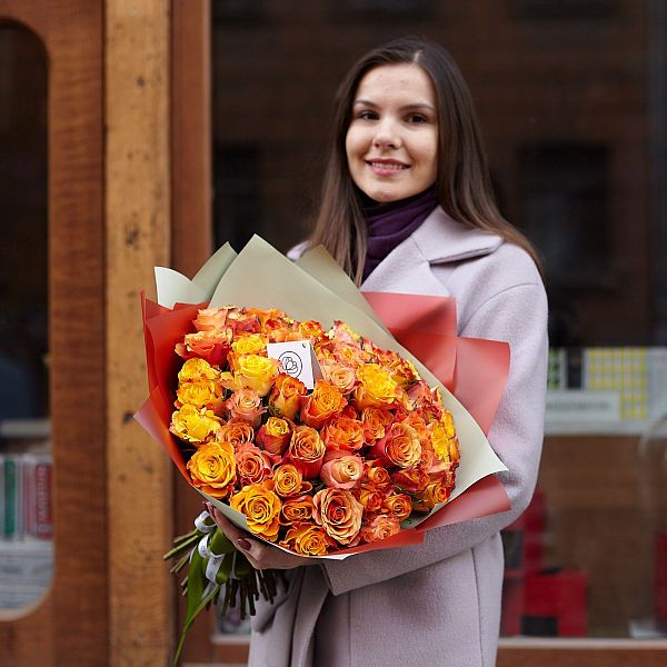 51 роза оранжево-желтый микс (Кения) 40 см Premium