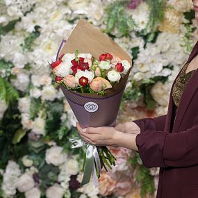 Букет из 25 ранункулюсов микс
