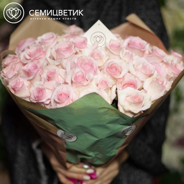 Букет из 51 нежно-розовой розы Nena 50 см (Эквадор)